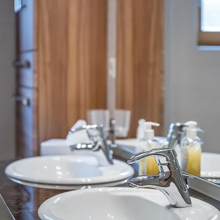 Appartmenthaus Dekupi's 아파트 *